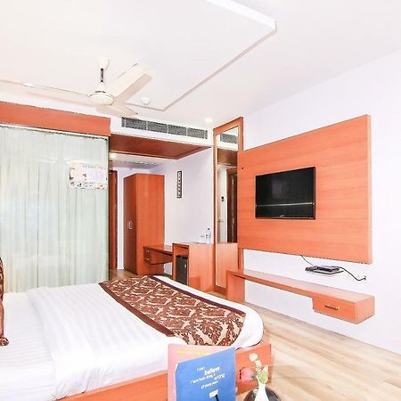 فندق Oyo 3683 De Global Park Hasanganj المظهر الخارجي الصورة