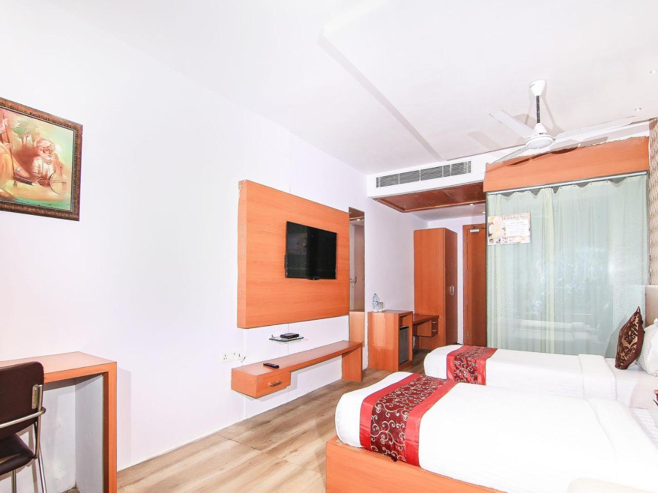 فندق Oyo 3683 De Global Park Hasanganj المظهر الخارجي الصورة