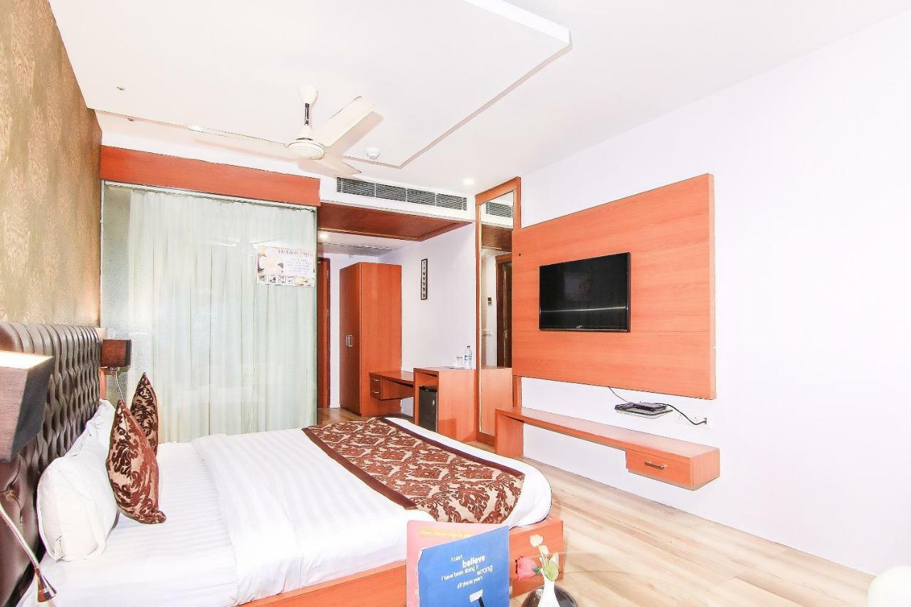 فندق Oyo 3683 De Global Park Hasanganj المظهر الخارجي الصورة