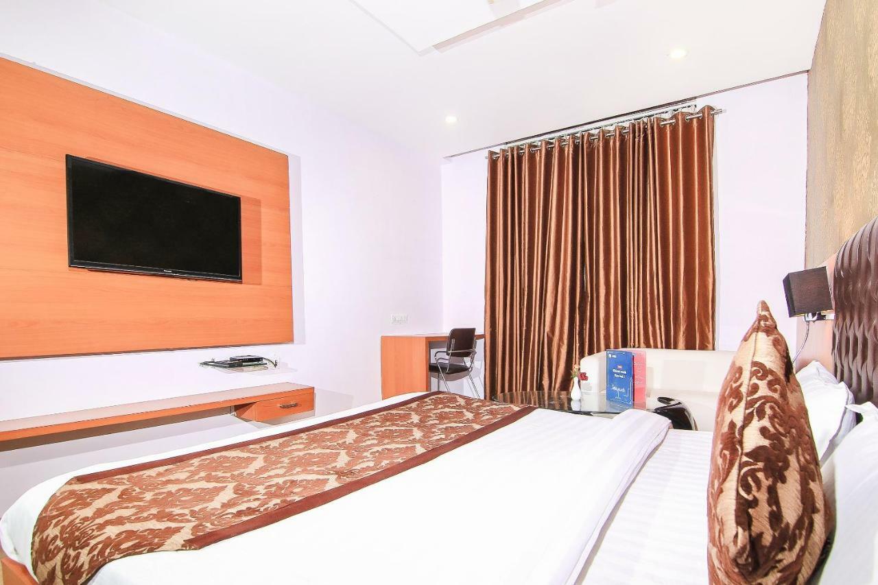 فندق Oyo 3683 De Global Park Hasanganj المظهر الخارجي الصورة